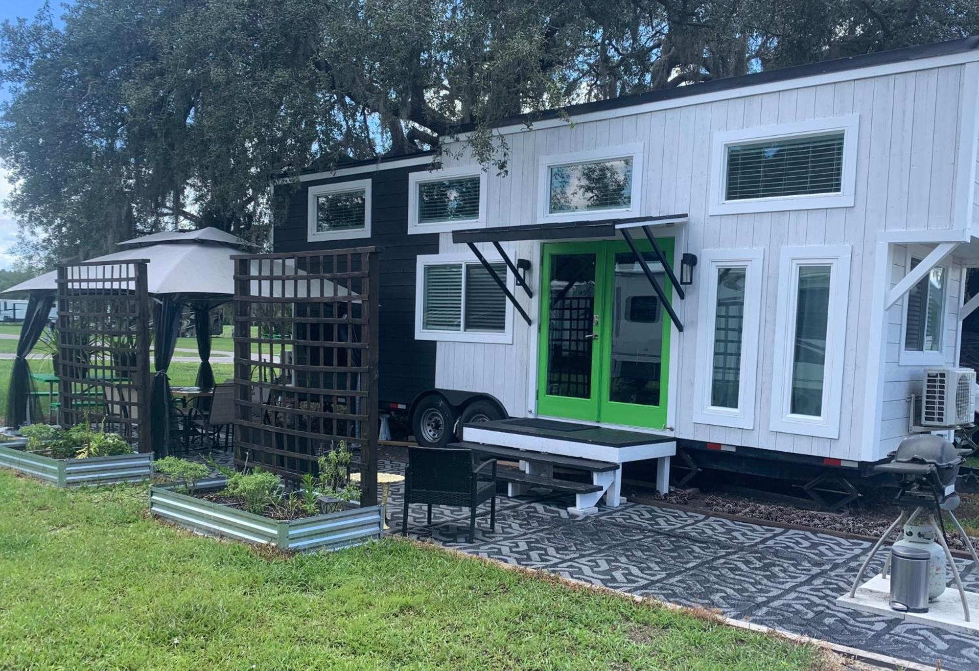 Pet Friendly, Modern Tiny House In Vibrant Clermont Villa Екстериор снимка
